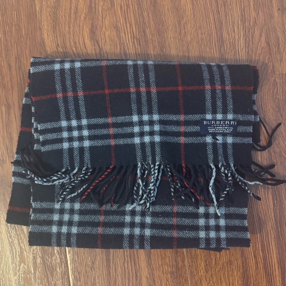 Vintage Burberry Navy Nova Check Plaid Lamb’s Wool Scarf
